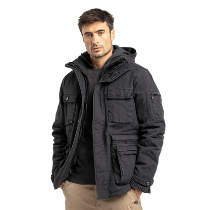 Męski płaszcz zimowy z kapturem i kilkoma kieszeniami