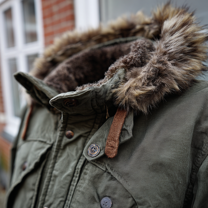 Kurtka parkowa wojskowa, ciepły płaszcz z futrzaną podszewką